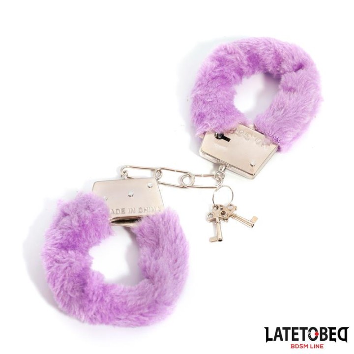 Algemas de Metal Peludo em Pelo Roxo