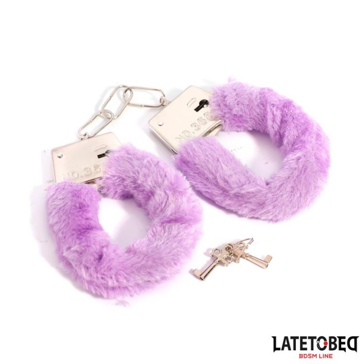 Algemas de Metal Peludo em Pelo Roxo
