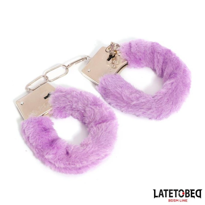 Algemas de Metal Peludo em Pelo Roxo