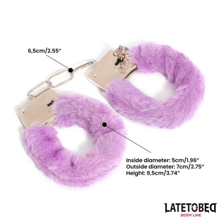 Algemas de Metal Peludo em Pelo Roxo